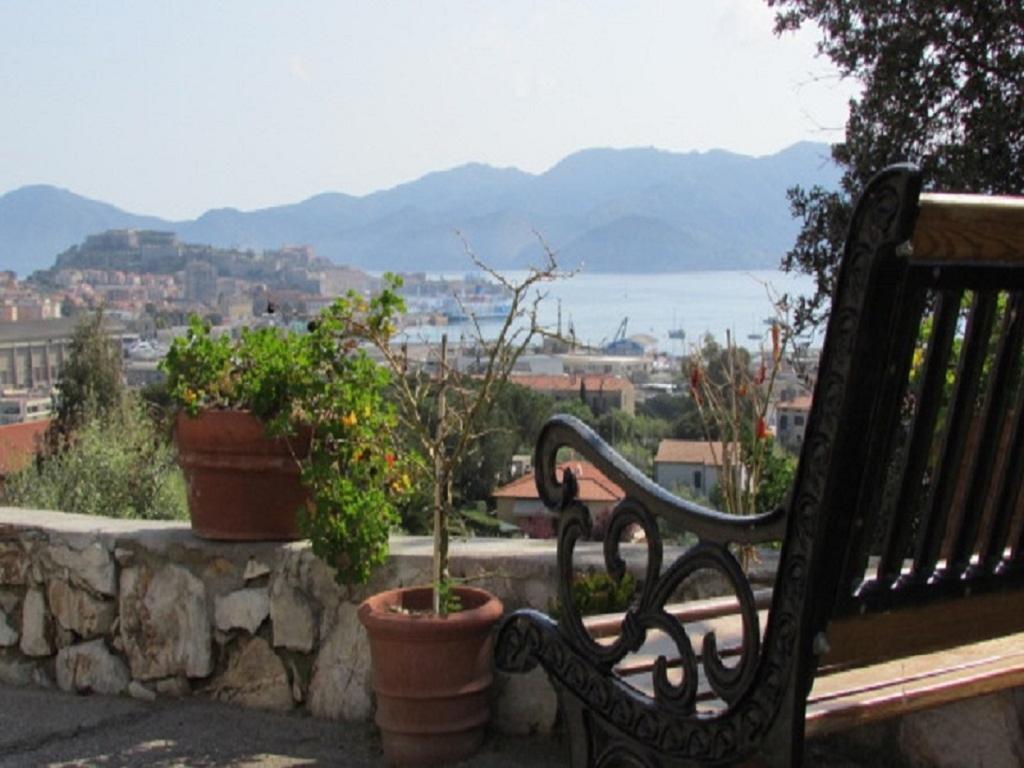 Appartamenti Bellavista By Helloelba Portoferraio Δωμάτιο φωτογραφία